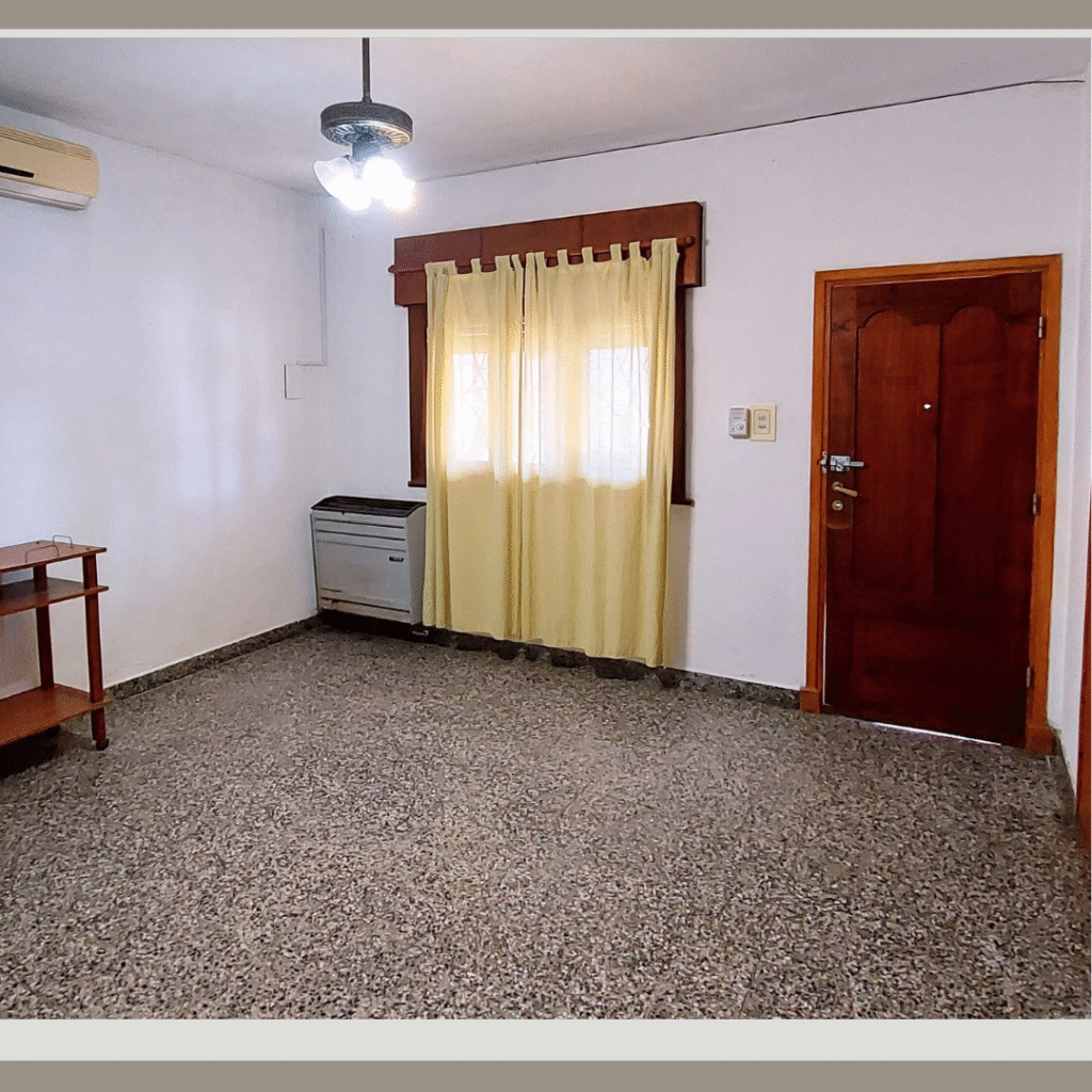 Casa con Galpón en Venta - 45 entre 24 y 25 — imagen 2