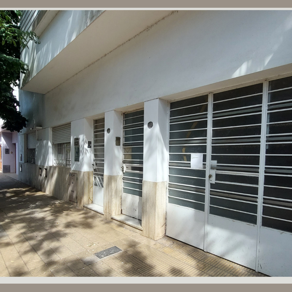 Casa con Oficinas en Venta - 47 entre 22 y 23