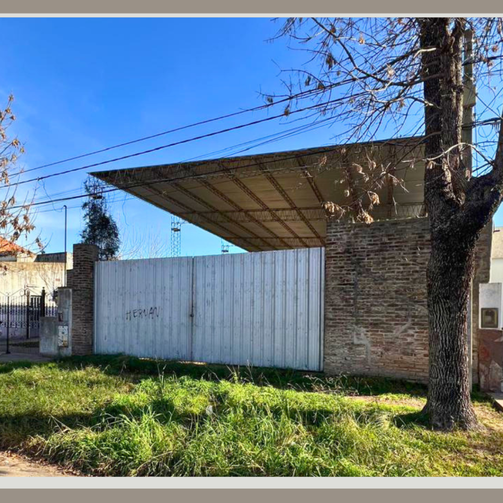 Galpón en Venta - 49 entre 13 y 14