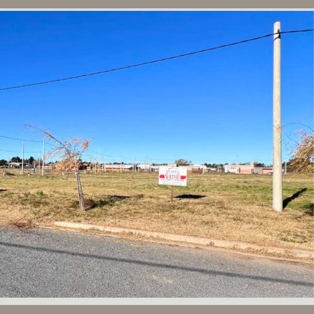Terreno de 329 m² en Colón — Calle 32 entre 15 y 16